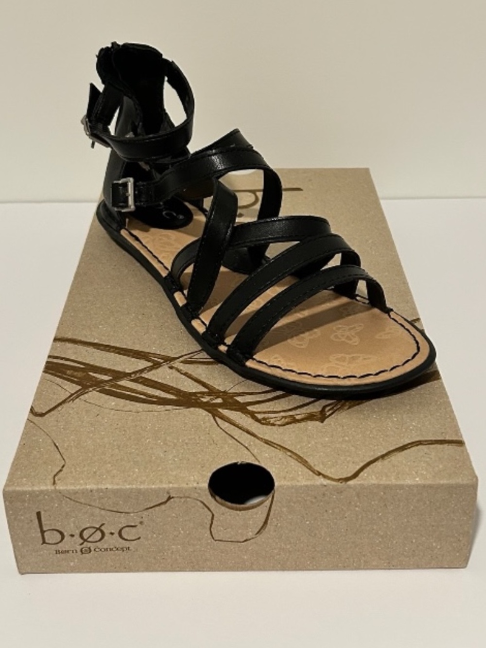 b.o.c Born Concept Black Gladiator Sandals – Size 9 – Zipper Back (NIB)